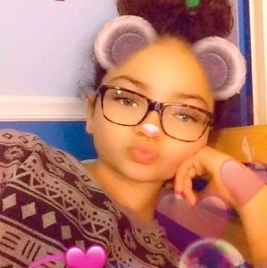 Meet your Posher, Zurely